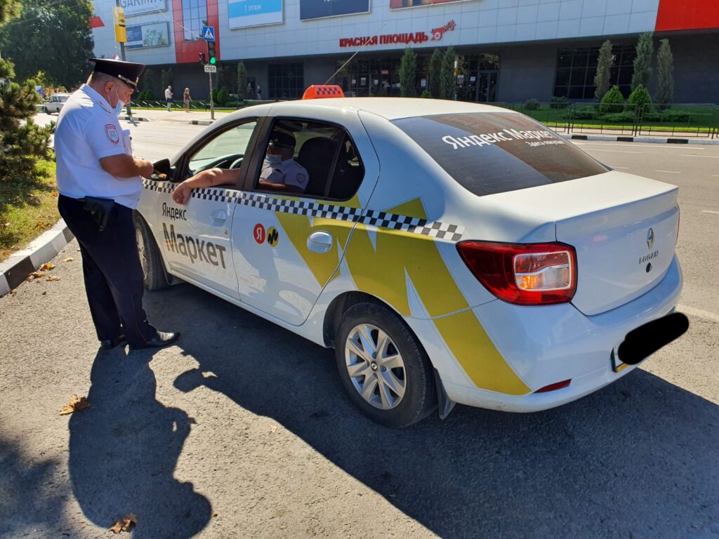 106 таксистов работали без лицензии в Новороссийске